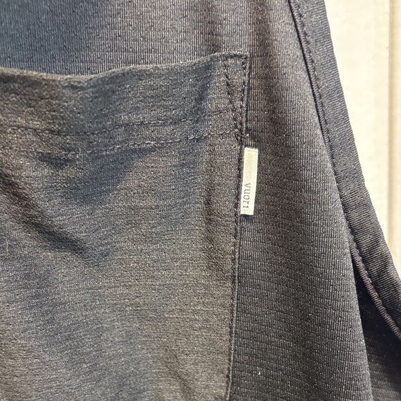 Vuori Men's Black Tank Top with Pocket - Picture 2 of 7